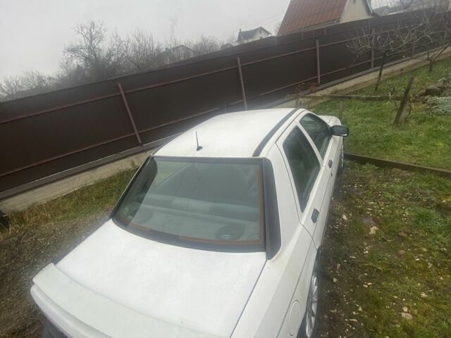 Белый Форд Сиерра, объемом двигателя 1.6 л и пробегом 45 тыс. км за 1750 $, фото 4 на Automoto.ua