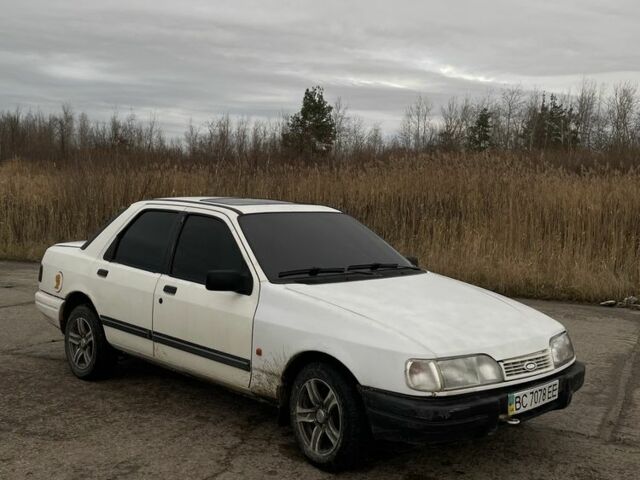 Белый Форд Сиерра, объемом двигателя 2 л и пробегом 52 тыс. км за 850 $, фото 1 на Automoto.ua