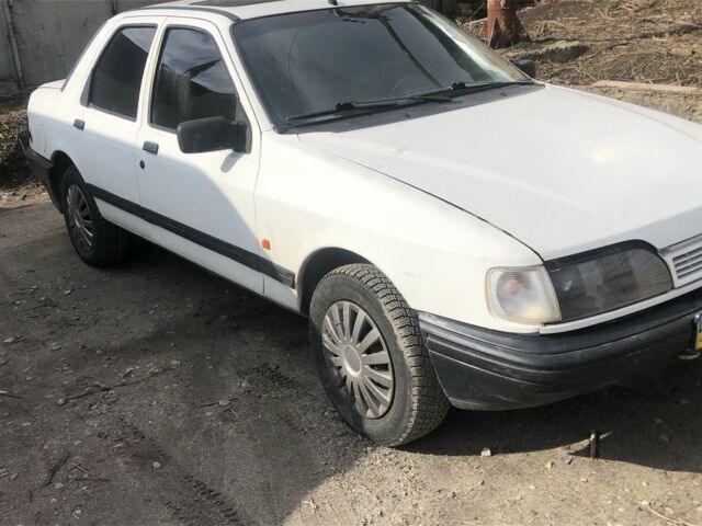 Белый Форд Сиерра, объемом двигателя 2 л и пробегом 777 тыс. км за 750 $, фото 7 на Automoto.ua