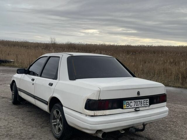 Белый Форд Сиерра, объемом двигателя 2 л и пробегом 52 тыс. км за 850 $, фото 2 на Automoto.ua