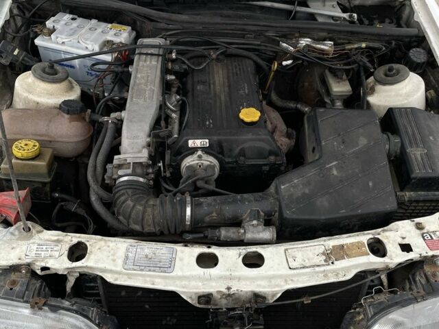 Белый Форд Сиерра, объемом двигателя 2 л и пробегом 52 тыс. км за 850 $, фото 5 на Automoto.ua