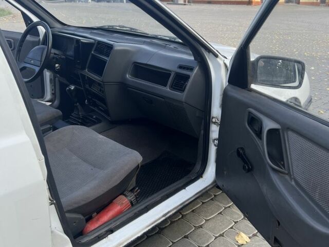 Белый Форд Сиерра, объемом двигателя 1.6 л и пробегом 1 тыс. км за 450 $, фото 11 на Automoto.ua