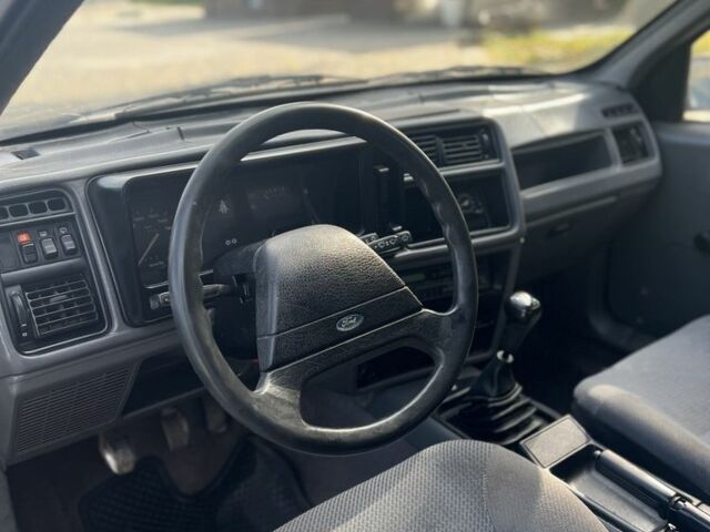 Белый Форд Сиерра, объемом двигателя 1.6 л и пробегом 1 тыс. км за 450 $, фото 10 на Automoto.ua