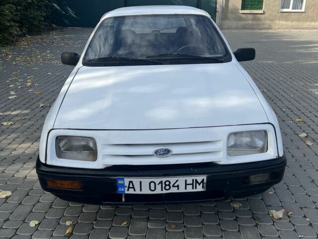 Белый Форд Сиерра, объемом двигателя 1.6 л и пробегом 1 тыс. км за 450 $, фото 1 на Automoto.ua