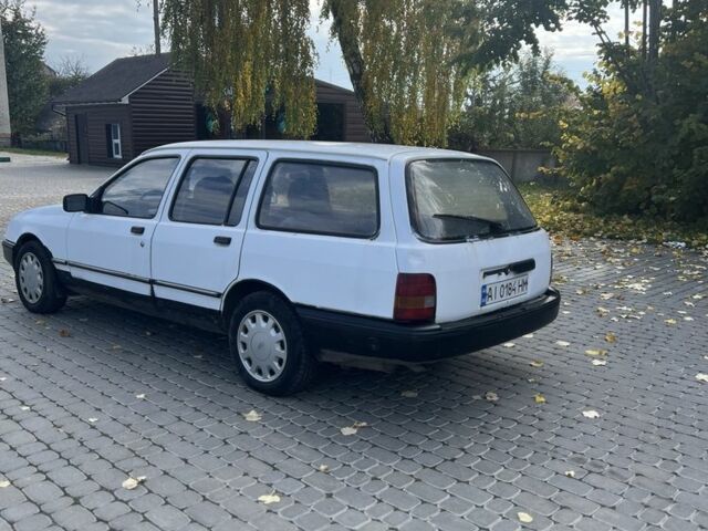 Белый Форд Сиерра, объемом двигателя 1.6 л и пробегом 1 тыс. км за 450 $, фото 4 на Automoto.ua