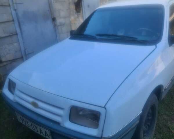 Белый Форд Сиерра, объемом двигателя 1.8 л и пробегом 300 тыс. км за 550 $, фото 1 на Automoto.ua