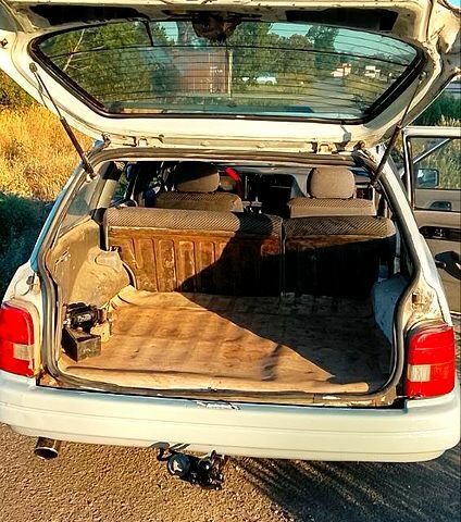 Форд Сиерра 1987 в Днепре (Днепропетровске) на Automoto.ua Белый Форд Сиерра, объемом двигателя 2 л и пробегом 148 тыс. км за 836 $, фото 3 на Automoto.ua