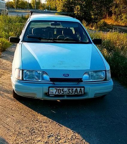 Форд Сиерра 1987 в Днепре (Днепропетровске) на Automoto.ua Белый Форд Сиерра, объемом двигателя 2 л и пробегом 148 тыс. км за 836 $, фото 1 на Automoto.ua