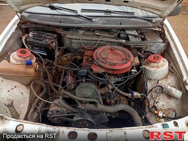 Белый Форд Сиерра, объемом двигателя 2 л и пробегом 0 тыс. км за 550 $, фото 8 на Automoto.ua