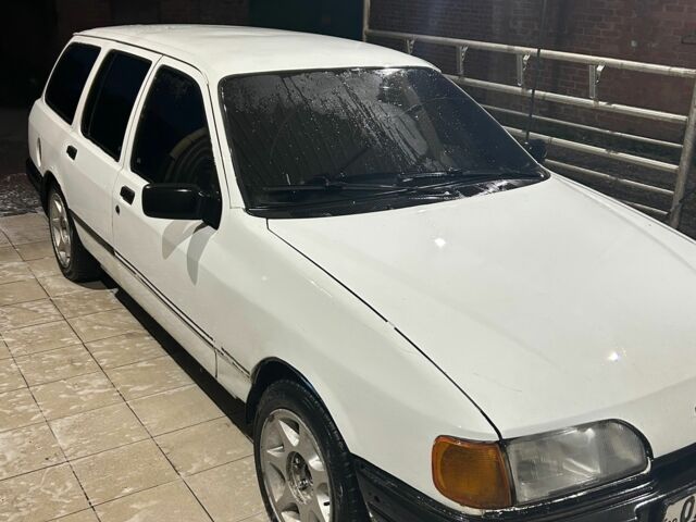 Белый Форд Сиерра, объемом двигателя 1.8 л и пробегом 300 тыс. км за 550 $, фото 3 на Automoto.ua