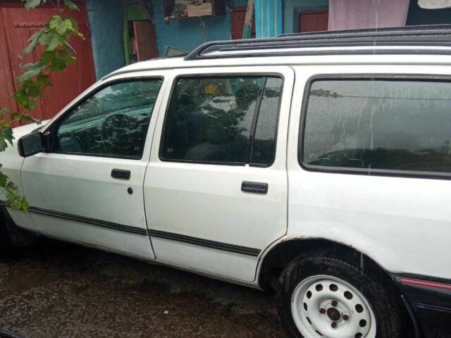 Білий Форд Сієрра, об'ємом двигуна 1.8 л та пробігом 330 тис. км за 1000 $, фото 2 на Automoto.ua