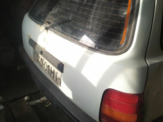 Білий Форд Сієрра, об'ємом двигуна 2 л та пробігом 200 тис. км за 477 $, фото 3 на Automoto.ua