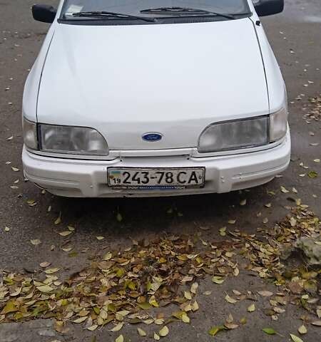 Белый Форд Сиерра, объемом двигателя 1.8 л и пробегом 200 тыс. км за 1000 $, фото 1 на Automoto.ua