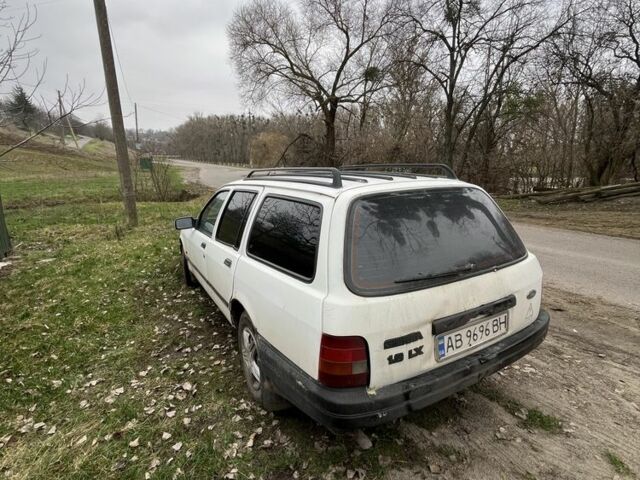 Белый Форд Сиерра, объемом двигателя 1.6 л и пробегом 300 тыс. км за 800 $, фото 2 на Automoto.ua
