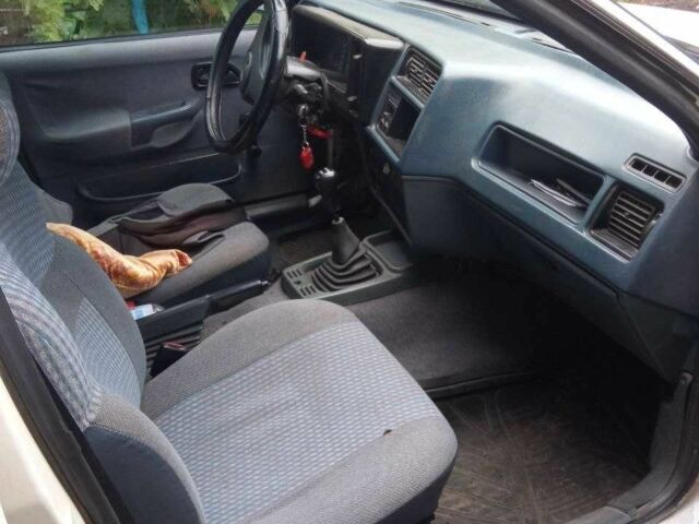 Білий Форд Сієрра, об'ємом двигуна 1.8 л та пробігом 330 тис. км за 1000 $, фото 8 на Automoto.ua