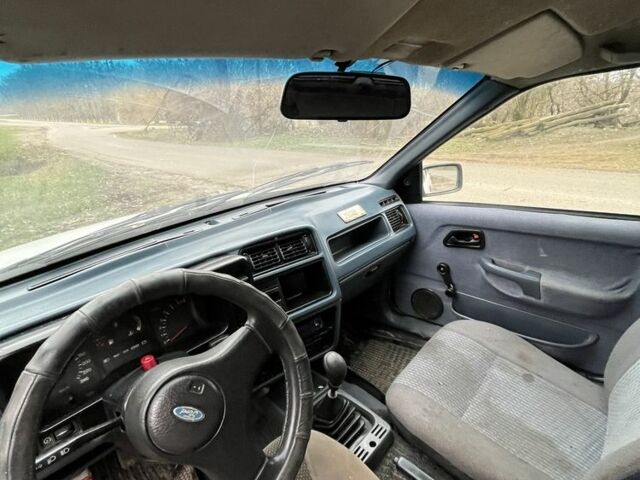 Белый Форд Сиерра, объемом двигателя 1.6 л и пробегом 300 тыс. км за 800 $, фото 5 на Automoto.ua