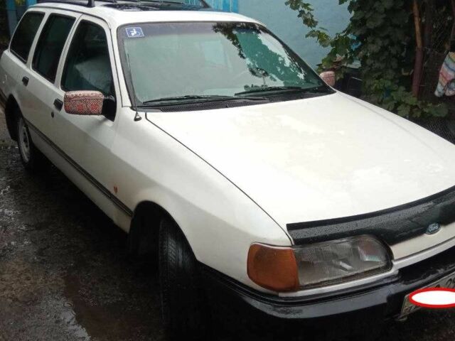 Білий Форд Сієрра, об'ємом двигуна 1.8 л та пробігом 330 тис. км за 1000 $, фото 1 на Automoto.ua