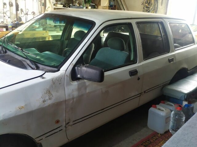 Білий Форд Сієрра, об'ємом двигуна 2 л та пробігом 200 тис. км за 477 $, фото 1 на Automoto.ua