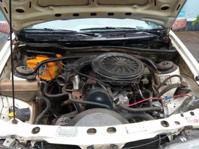 Білий Форд Сієрра, об'ємом двигуна 1.8 л та пробігом 330 тис. км за 1000 $, фото 6 на Automoto.ua