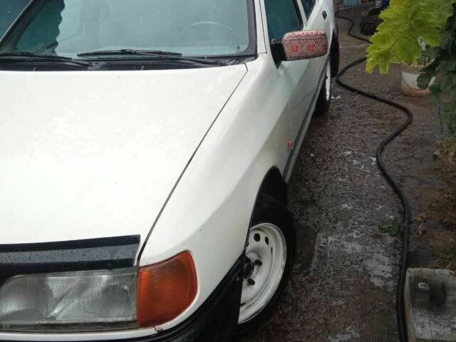 Білий Форд Сієрра, об'ємом двигуна 1.8 л та пробігом 330 тис. км за 1000 $, фото 10 на Automoto.ua