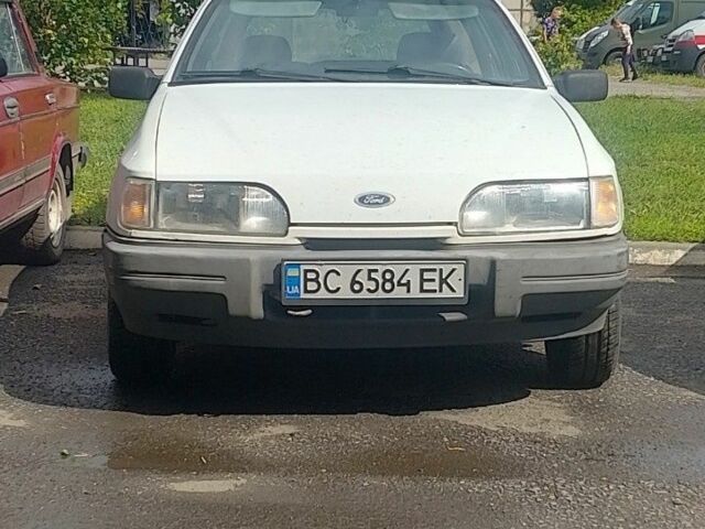 Белый Форд Сиерра, объемом двигателя 1.6 л и пробегом 230 тыс. км за 1000 $, фото 1 на Automoto.ua