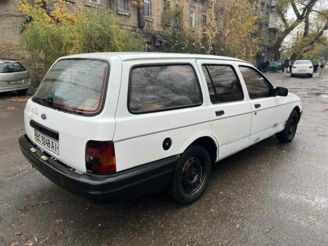 Білий Форд Сієрра, об'ємом двигуна 1.8 л та пробігом 250 тис. км за 550 $, фото 16 на Automoto.ua