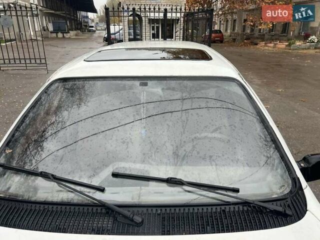 Белый Форд Сиерра, объемом двигателя 1.8 л и пробегом 250 тыс. км за 550 $, фото 11 на Automoto.ua