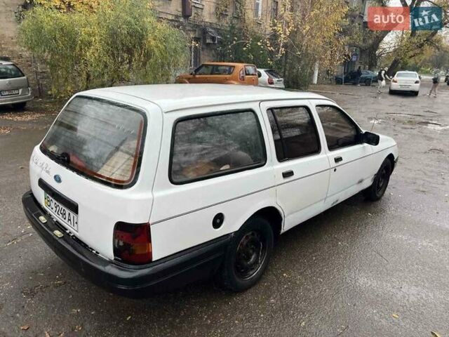 Белый Форд Сиерра, объемом двигателя 1.8 л и пробегом 250 тыс. км за 550 $, фото 16 на Automoto.ua