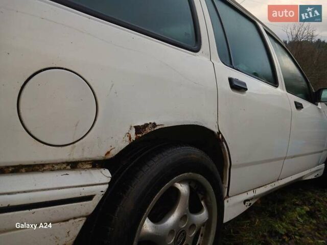 Білий Форд Сієрра, об'ємом двигуна 2 л та пробігом 200 тис. км за 1300 $, фото 4 на Automoto.ua