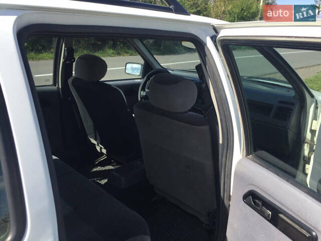 Белый Форд Сиерра, объемом двигателя 1.8 л и пробегом 82 тыс. км за 2400 $, фото 1 на Automoto.ua