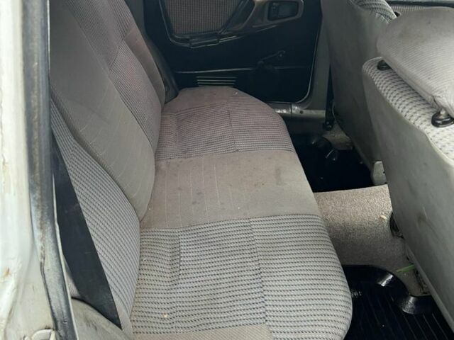 Білий Форд Сієрра, об'ємом двигуна 1.8 л та пробігом 250 тис. км за 550 $, фото 7 на Automoto.ua