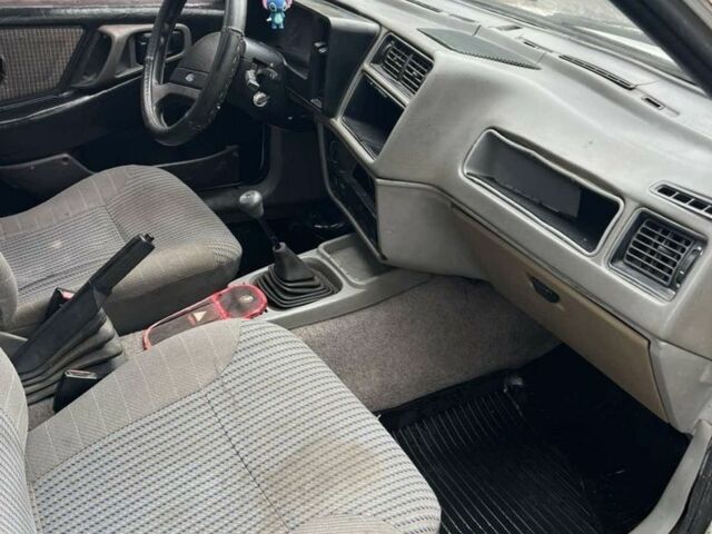 Білий Форд Сієрра, об'ємом двигуна 1.8 л та пробігом 250 тис. км за 550 $, фото 5 на Automoto.ua