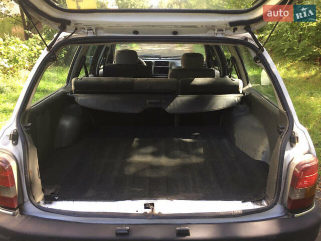 Белый Форд Сиерра, объемом двигателя 1.8 л и пробегом 82 тыс. км за 2400 $, фото 11 на Automoto.ua