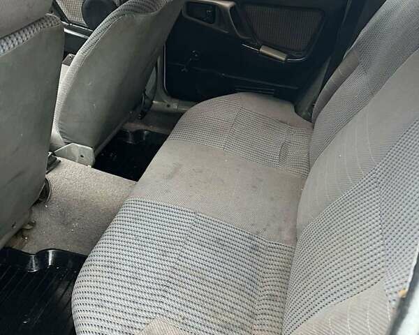 Белый Форд Сиерра, объемом двигателя 1.8 л и пробегом 250 тыс. км за 550 $, фото 9 на Automoto.ua