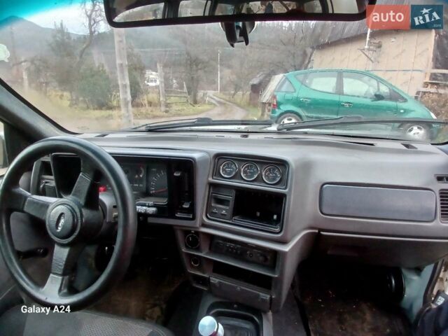Белый Форд Сиерра, объемом двигателя 2 л и пробегом 200 тыс. км за 1150 $, фото 12 на Automoto.ua