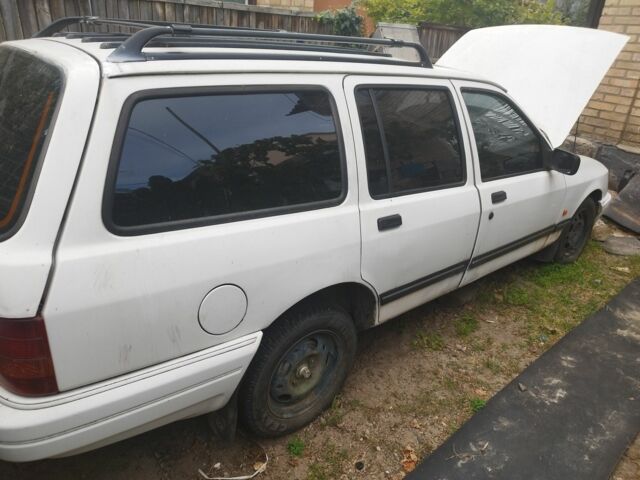 Белый Форд Сиерра, объемом двигателя 1.8 л и пробегом 1000 тыс. км за 700 $, фото 7 на Automoto.ua