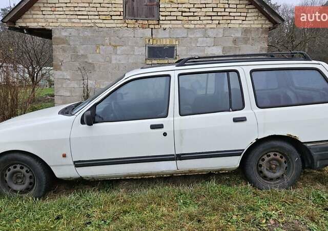 Білий Форд Сієрра, об'ємом двигуна 1.8 л та пробігом 68 тис. км за 1100 $, фото 2 на Automoto.ua