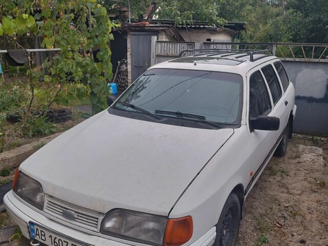 Белый Форд Сиерра, объемом двигателя 1.8 л и пробегом 1000 тыс. км за 700 $, фото 1 на Automoto.ua