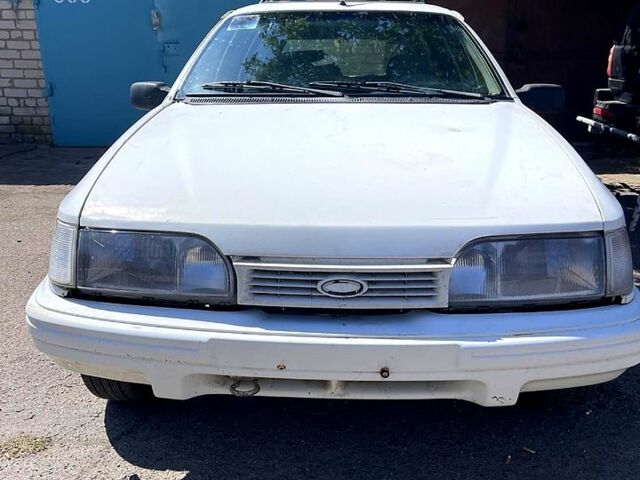 Белый Форд Сиерра, объемом двигателя 1.6 л и пробегом 189 тыс. км за 300 $, фото 1 на Automoto.ua