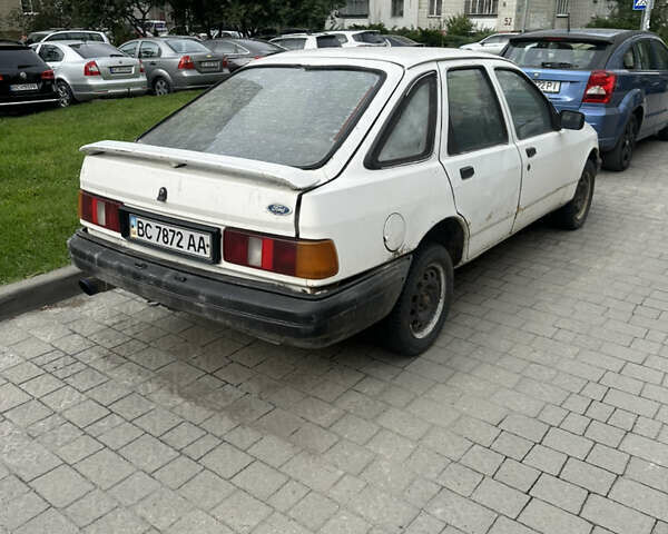 Белый Форд Сиерра, объемом двигателя 2 л и пробегом 46 тыс. км за 800 $, фото 2 на Automoto.ua
