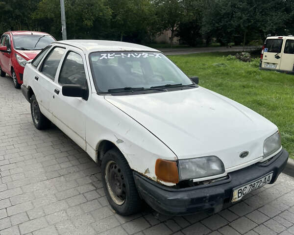 Белый Форд Сиерра, объемом двигателя 2 л и пробегом 46 тыс. км за 800 $, фото 1 на Automoto.ua