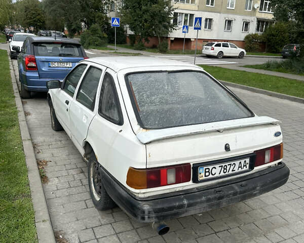 Белый Форд Сиерра, объемом двигателя 2 л и пробегом 46 тыс. км за 800 $, фото 3 на Automoto.ua