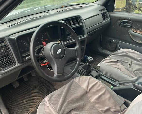 Белый Форд Сиерра, объемом двигателя 2 л и пробегом 500 тыс. км за 350 $, фото 4 на Automoto.ua