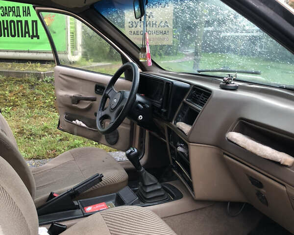 Бежевый Форд Сиерра, объемом двигателя 2 л и пробегом 100 тыс. км за 1000 $, фото 5 на Automoto.ua