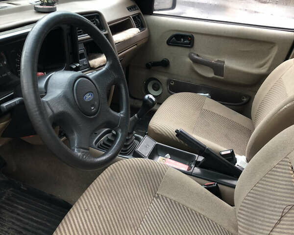 Бежевый Форд Сиерра, объемом двигателя 2 л и пробегом 100 тыс. км за 1000 $, фото 4 на Automoto.ua