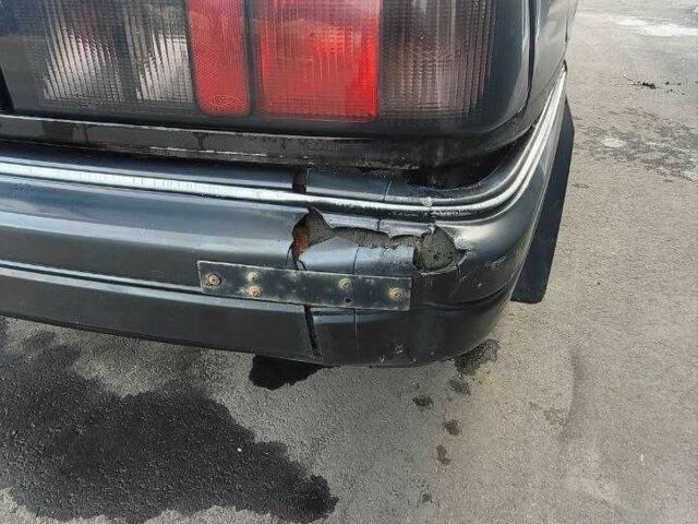 Чорний Форд Сієрра, об'ємом двигуна 2 л та пробігом 100 тис. км за 720 $, фото 7 на Automoto.ua