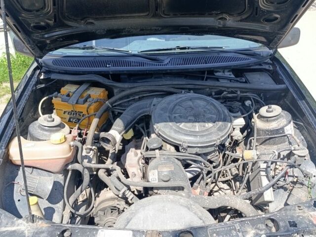 Черный Форд Сиерра, объемом двигателя 1.8 л и пробегом 300 тыс. км за 1301 $, фото 6 на Automoto.ua