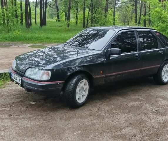Черный Форд Сиерра, объемом двигателя 1.8 л и пробегом 300 тыс. км за 1301 $, фото 4 на Automoto.ua