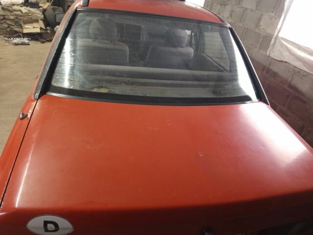 Черный Форд Сиерра, объемом двигателя 1.8 л и пробегом 90 тыс. км за 381 $, фото 1 на Automoto.ua