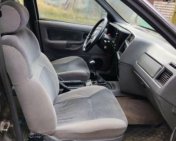 Черный Форд Сиерра, объемом двигателя 2 л и пробегом 310 тыс. км за 600 $, фото 3 на Automoto.ua